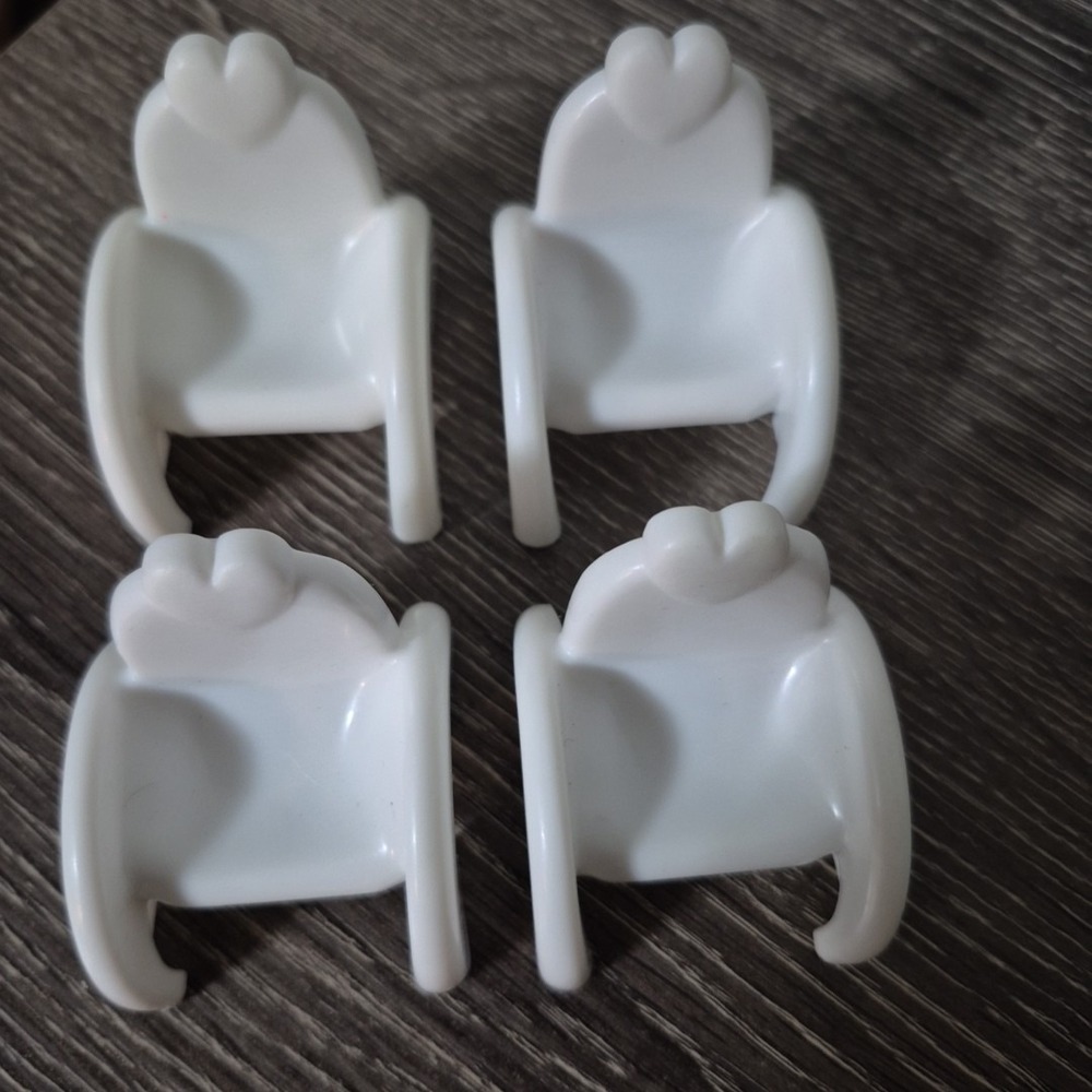 Barbie Doll Baby Sister Kelly Nursery School 4 Replacement White Chairs
